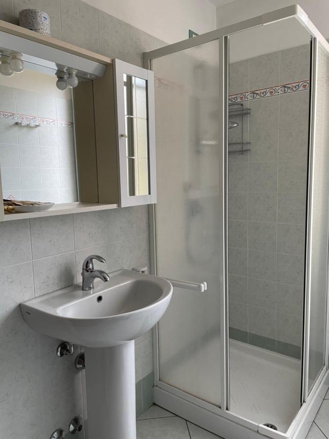 Casa Azzurra Camere Serravalle Sesia ภายนอก รูปภาพ