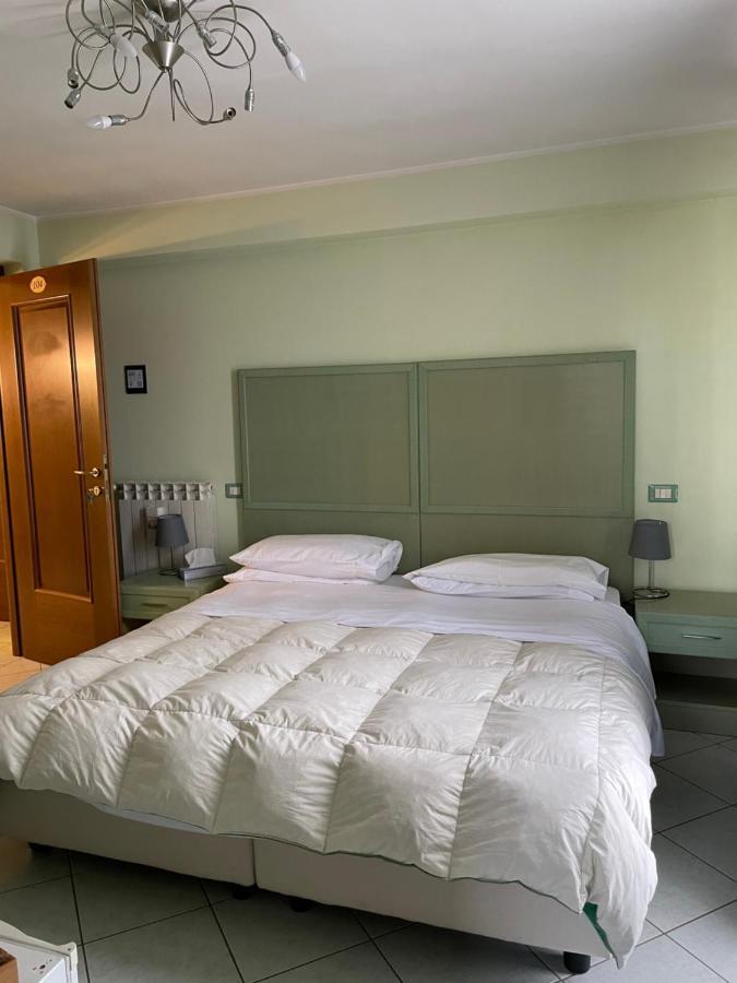 Casa Azzurra Camere Serravalle Sesia ภายนอก รูปภาพ