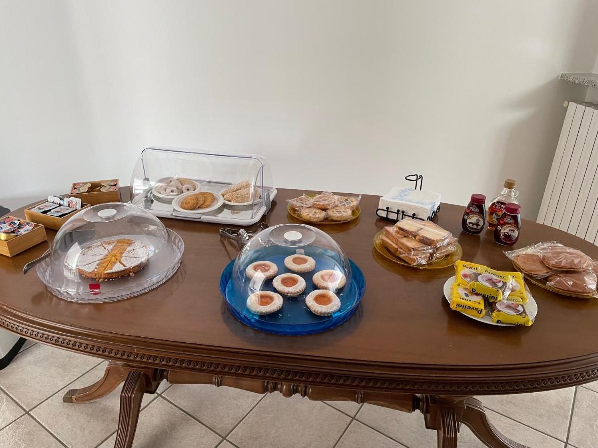 Casa Azzurra Camere Serravalle Sesia ภายนอก รูปภาพ